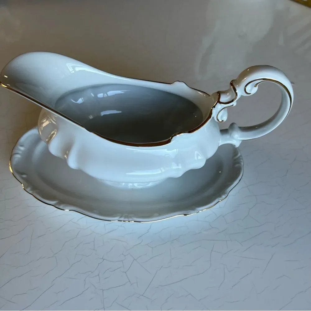 WINTERLING BAVARIA WIG83 GRAVY BOAT & ATTACHED UNDER PLATE 16 OZ GOLD TRIM